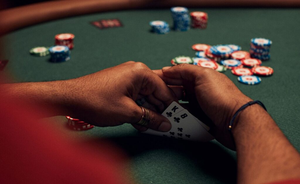 poker semi bluff